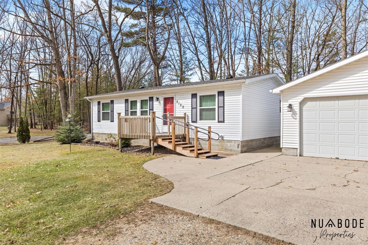 8120 Cheyenne Drive, Howard City, MI, 49329-9368