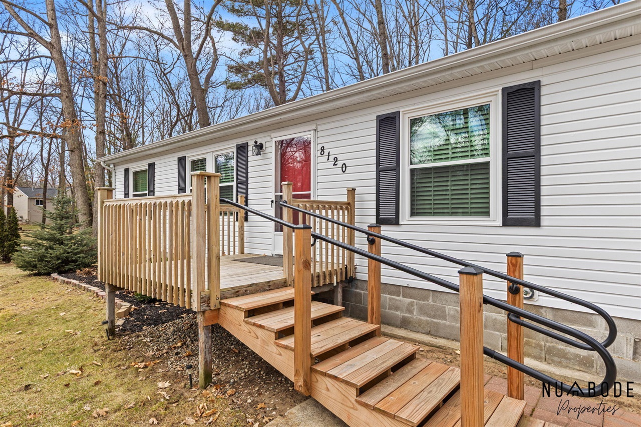 8120 Cheyenne Drive, Howard City, MI, 49329-9368