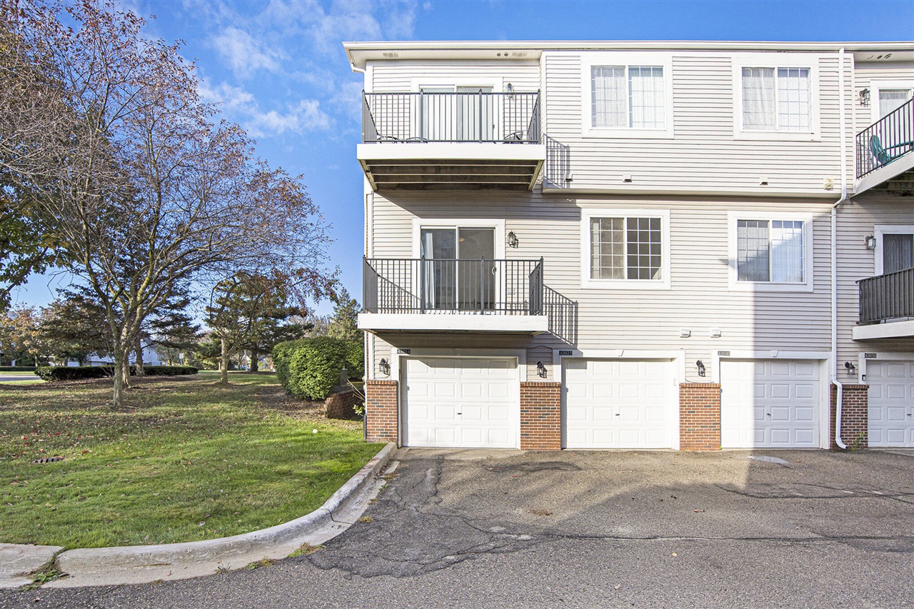 43014 Strand Drive, Sterling Heights, MI, 48313-2752