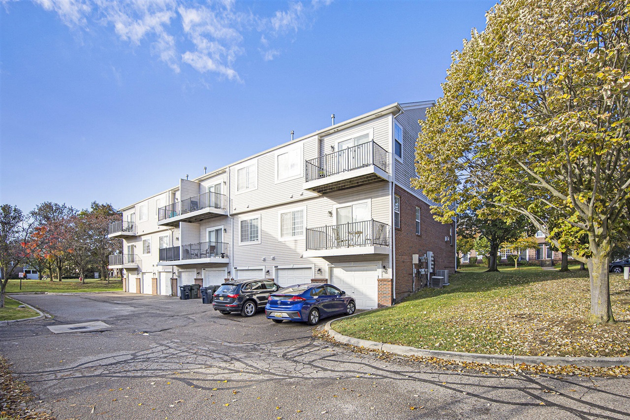 43014 Strand Drive, Sterling Heights, MI, 48313-2752