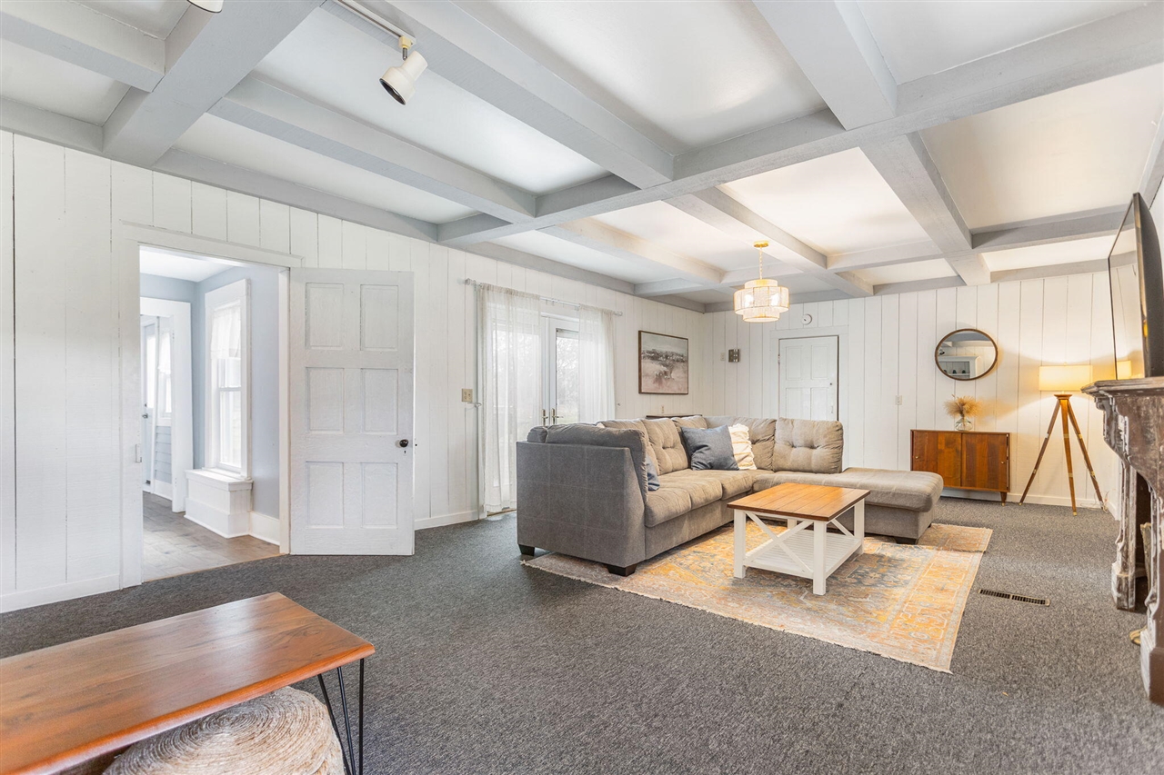 2135 68th Street, Fennville, MI, 49408-8604