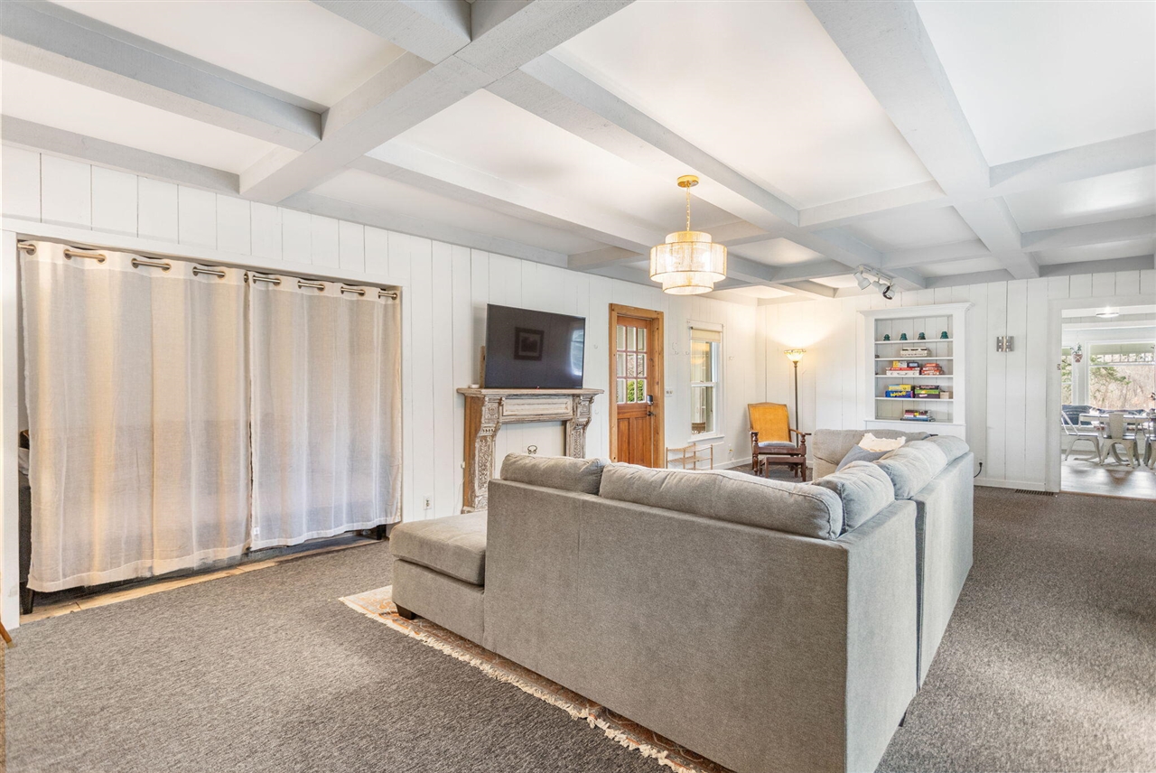 2135 68th Street, Fennville, MI, 49408-8604