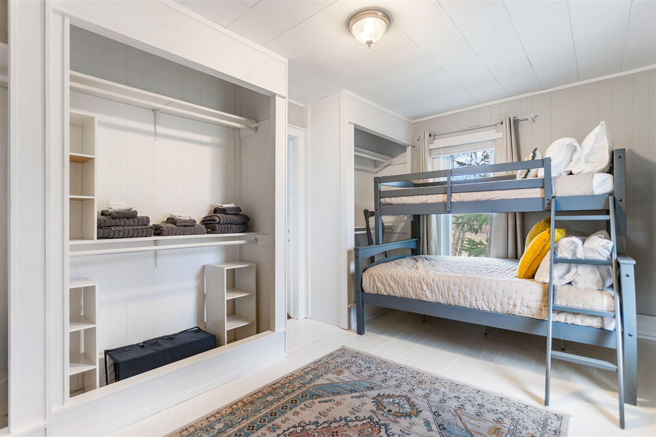 2135 68th Street, Fennville, MI, 49408-8604