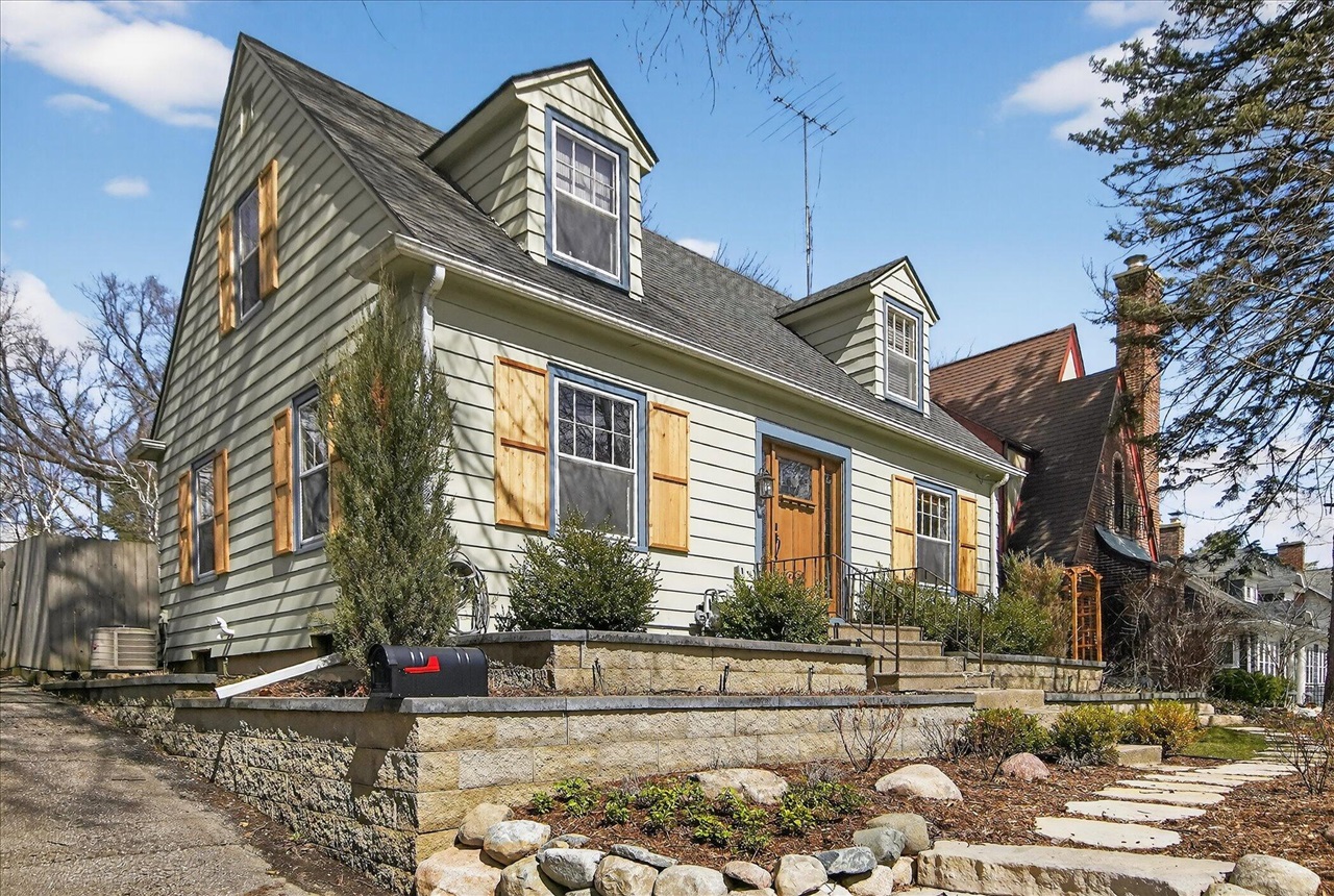 1732 Jackson Avenue, Ann Arbor, MI, 48103-4038