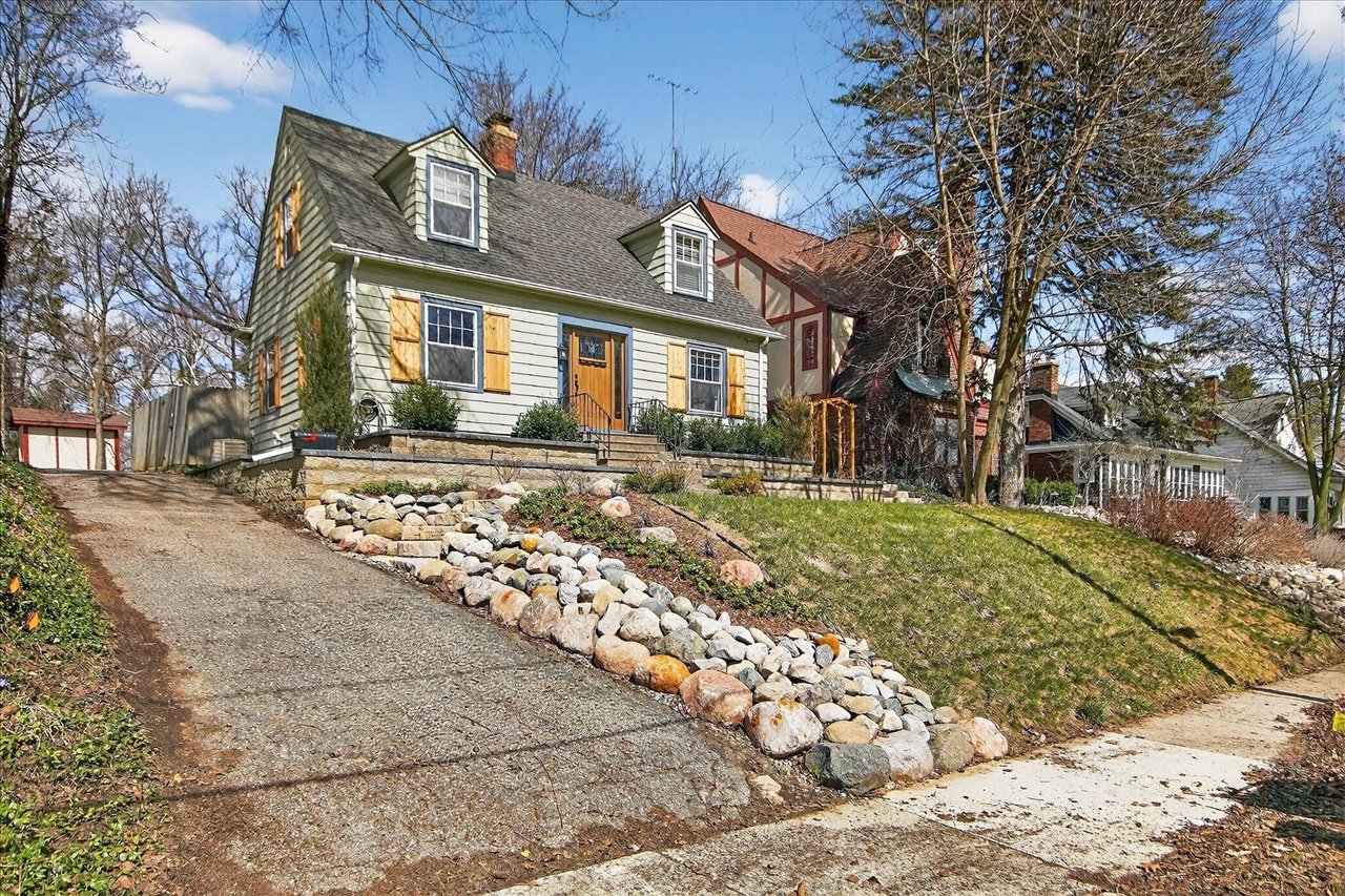 1732 Jackson Avenue, Ann Arbor, MI, 48103-4038