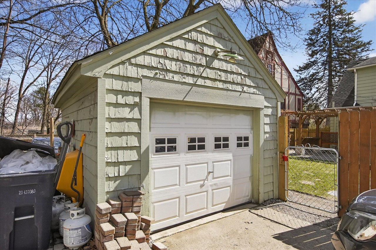 1732 Jackson Avenue, Ann Arbor, MI, 48103-4038