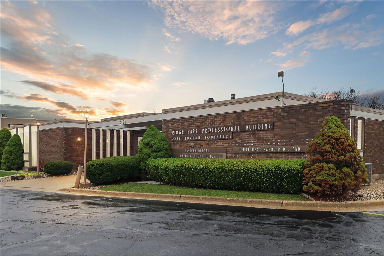 2426 Burton Street, Grand Rapids, MI, 49546