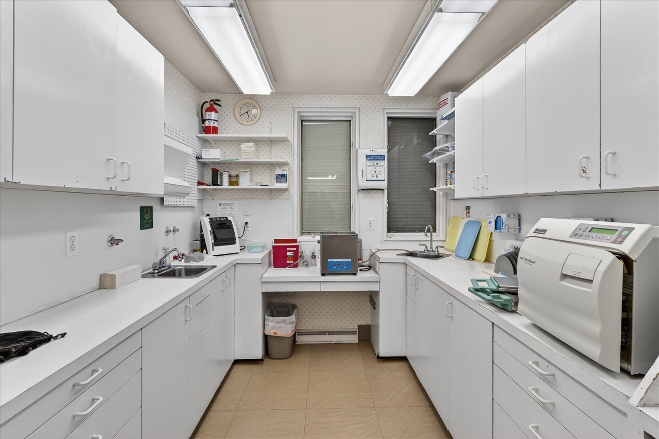 2426 Burton Street, Grand Rapids, MI, 49546