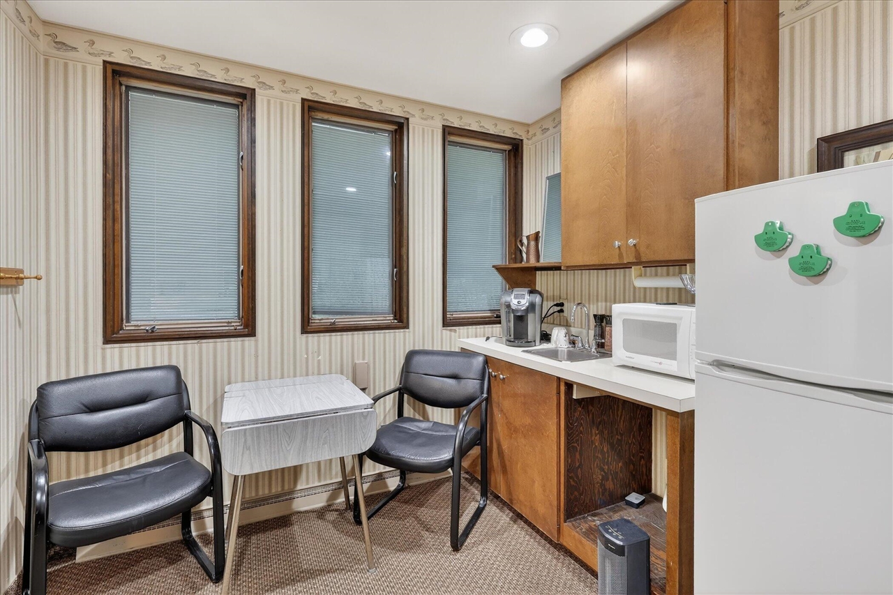 2426 Burton Street, Grand Rapids, MI, 49546