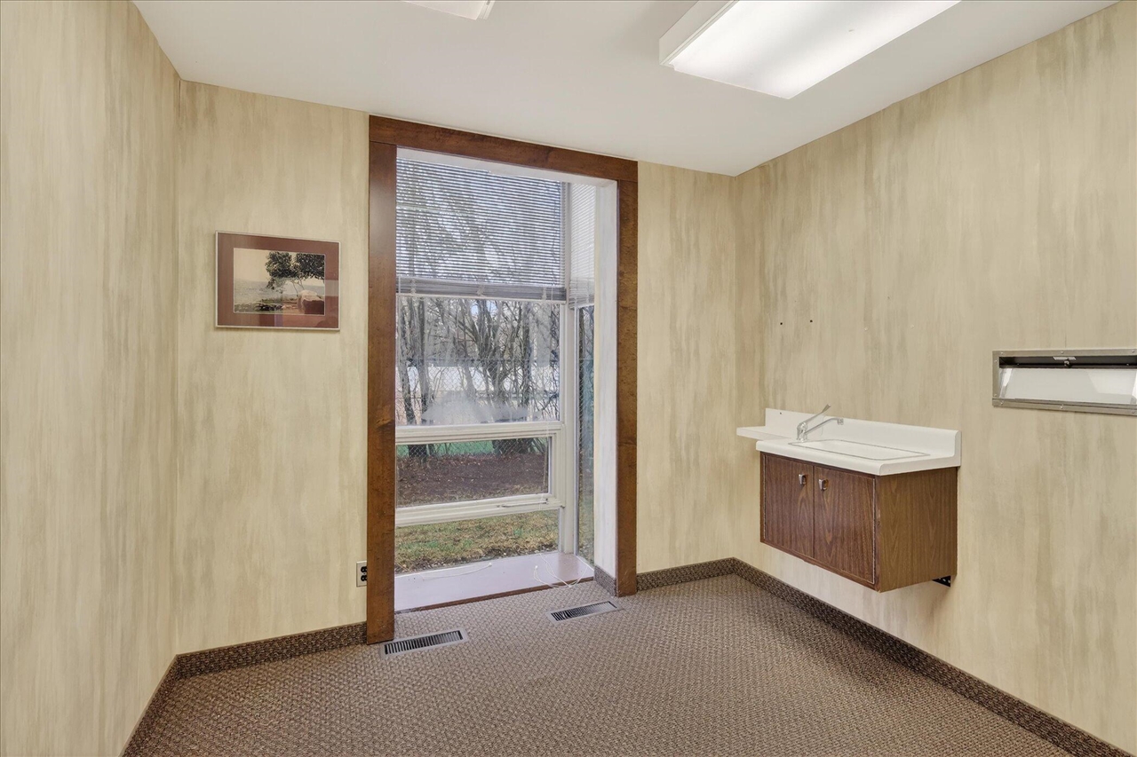 2426 Burton Street, Grand Rapids, MI, 49546