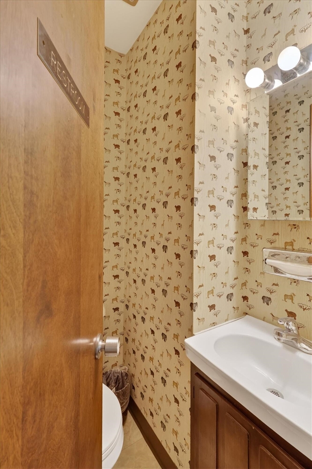 2426 Burton Street, Grand Rapids, MI, 49546