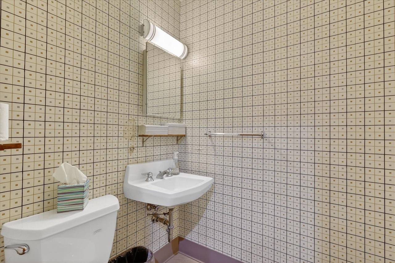 2426 Burton Street, Grand Rapids, MI, 49546