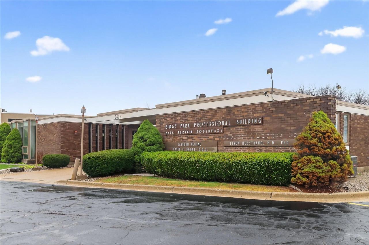 2426 Burton Street, Grand Rapids, MI, 49546