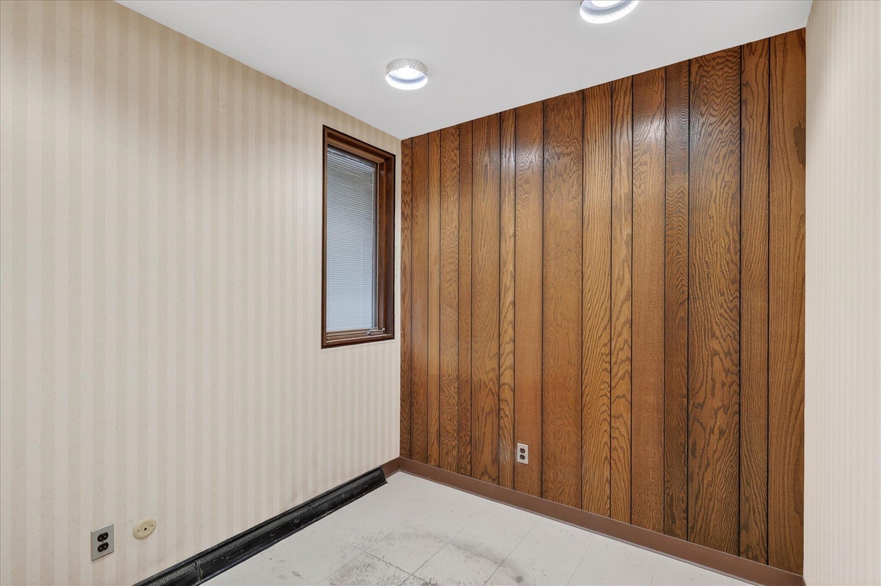 2426 Burton Street, Grand Rapids, MI, 49546