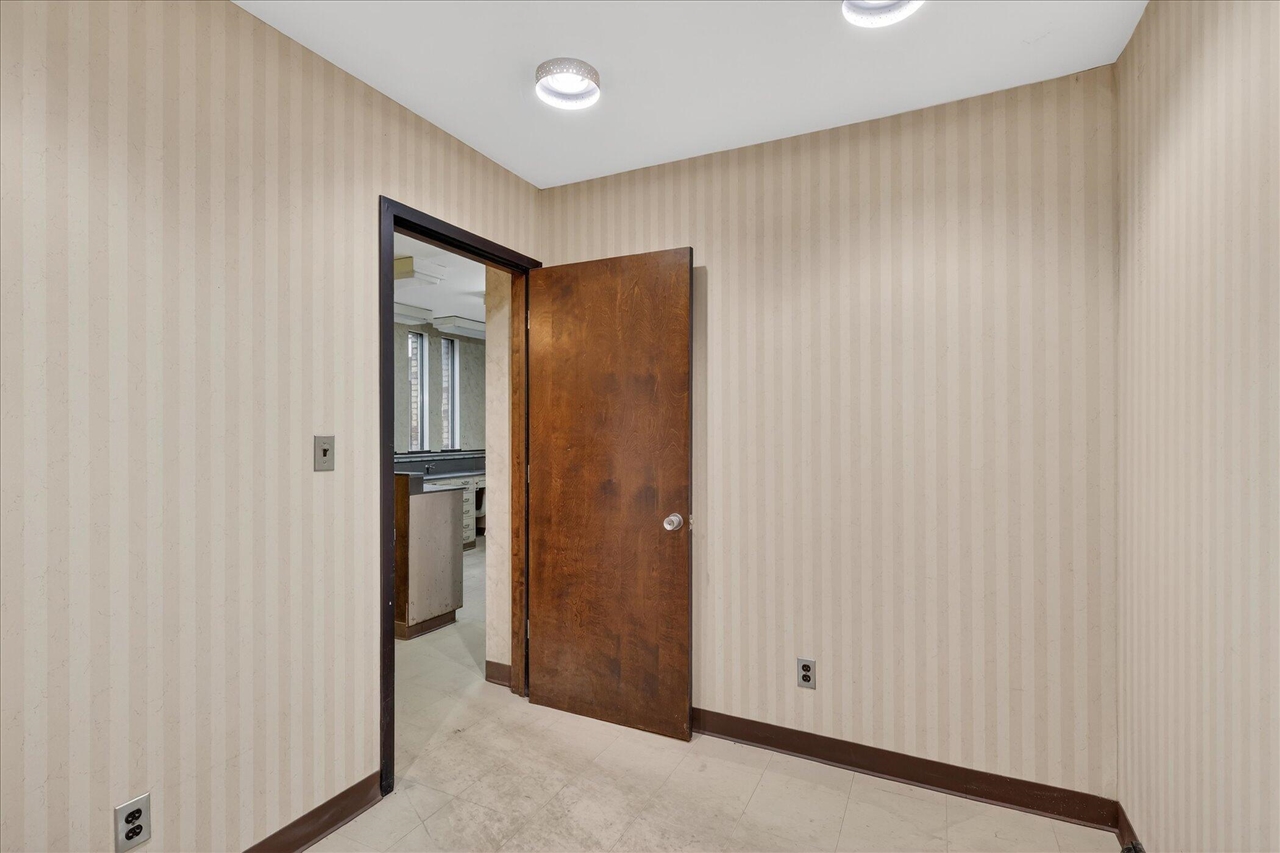 2426 Burton Street, Grand Rapids, MI, 49546