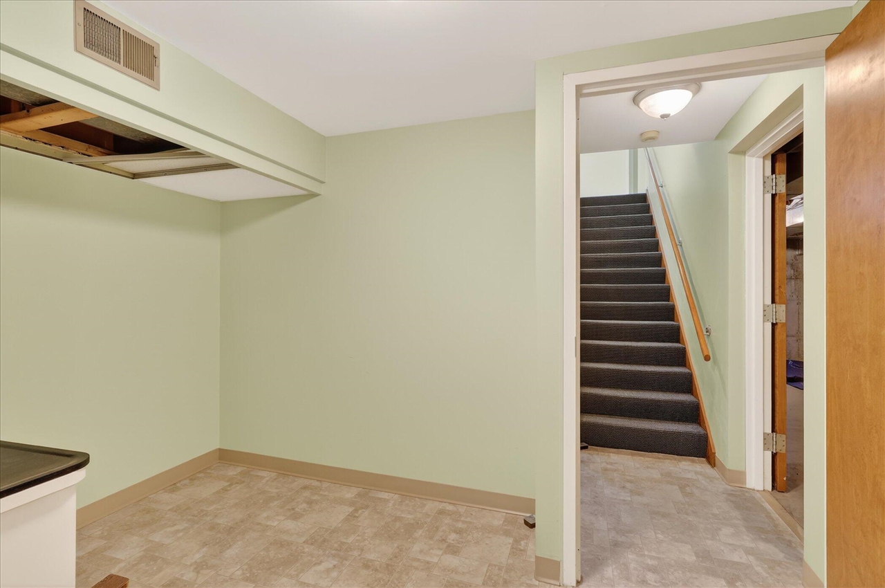 2426 Burton Street, Grand Rapids, MI, 49546