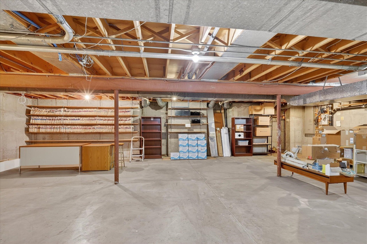 2426 Burton Street, Grand Rapids, MI, 49546