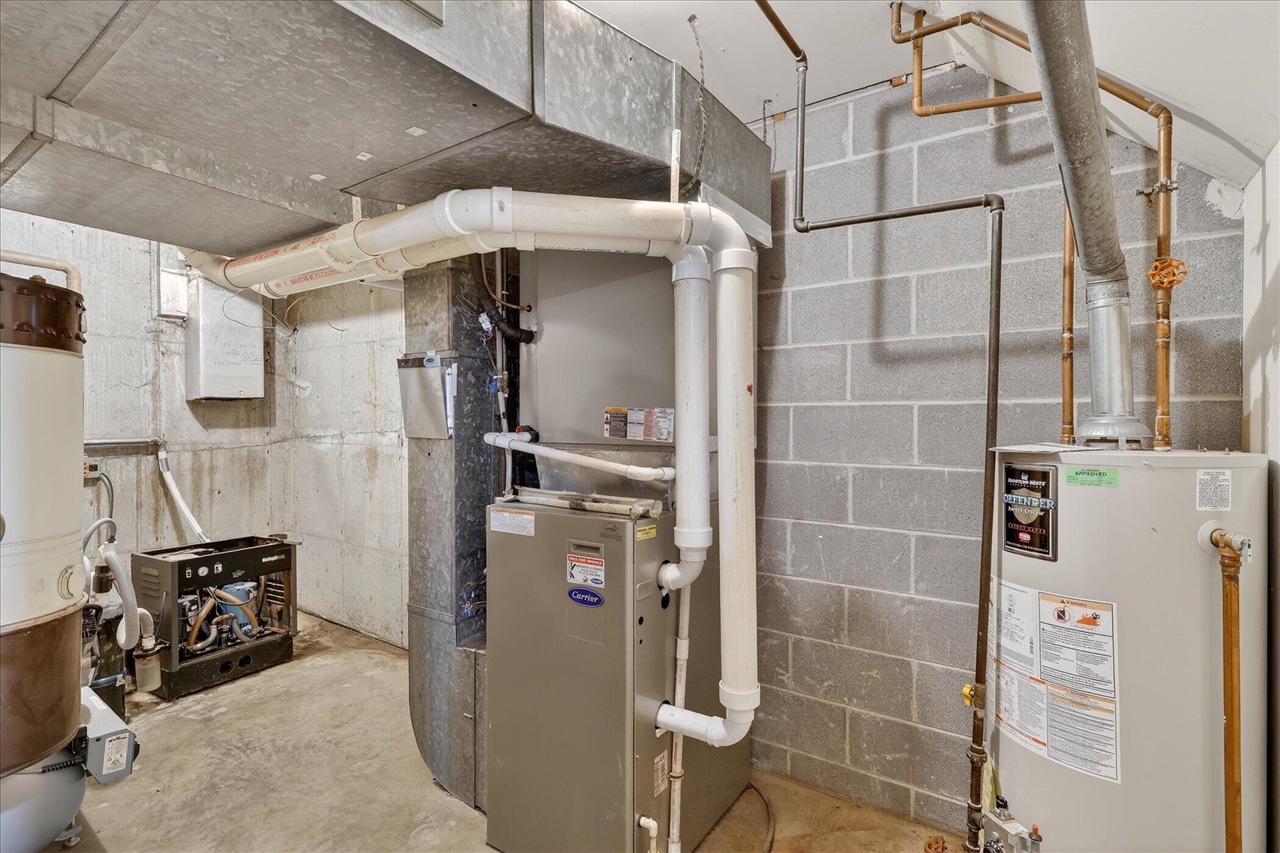 2426 Burton Street, Grand Rapids, MI, 49546