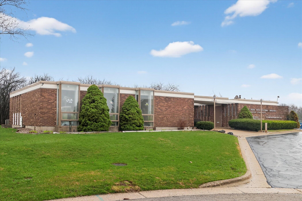 2426 Burton Street, Grand Rapids, MI, 49546