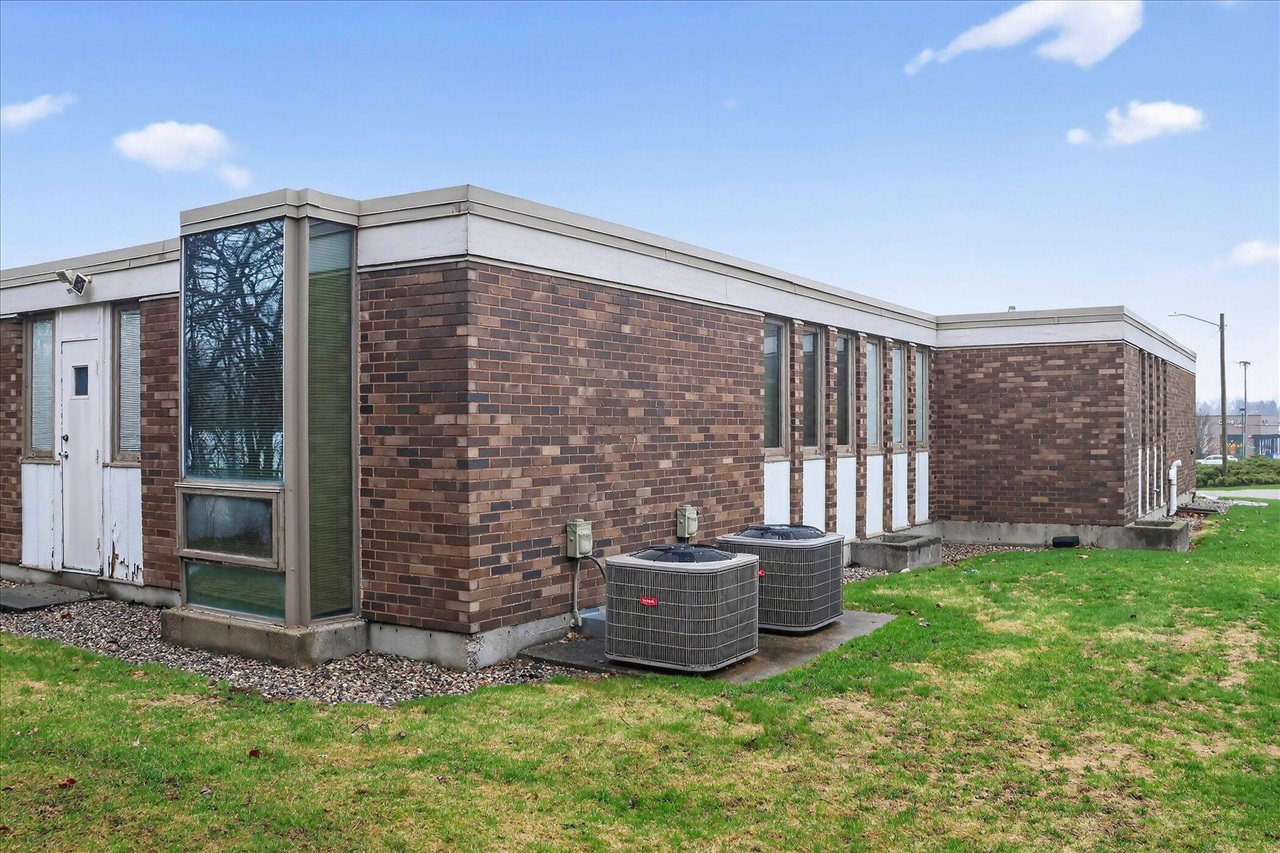 2426 Burton Street, Grand Rapids, MI, 49546