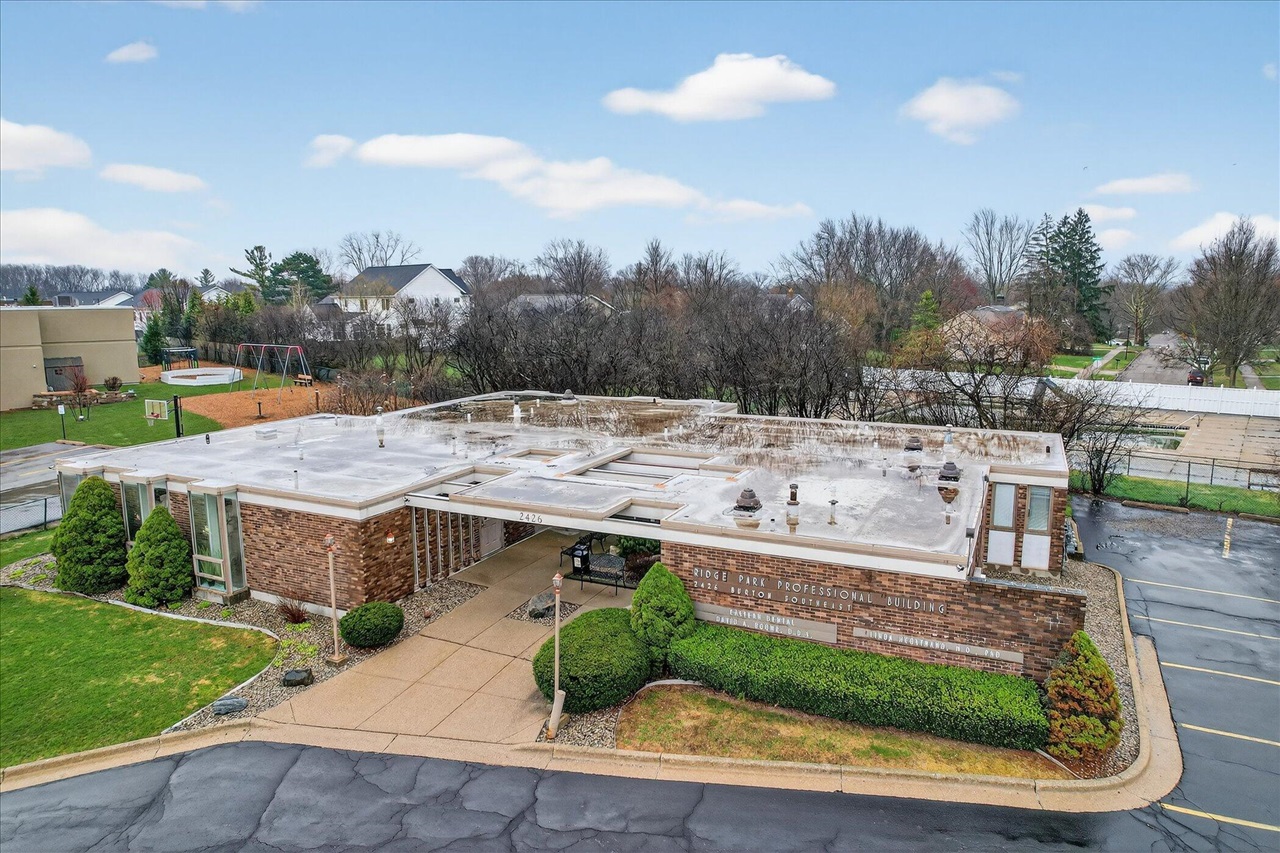 2426 Burton Street, Grand Rapids, MI, 49546