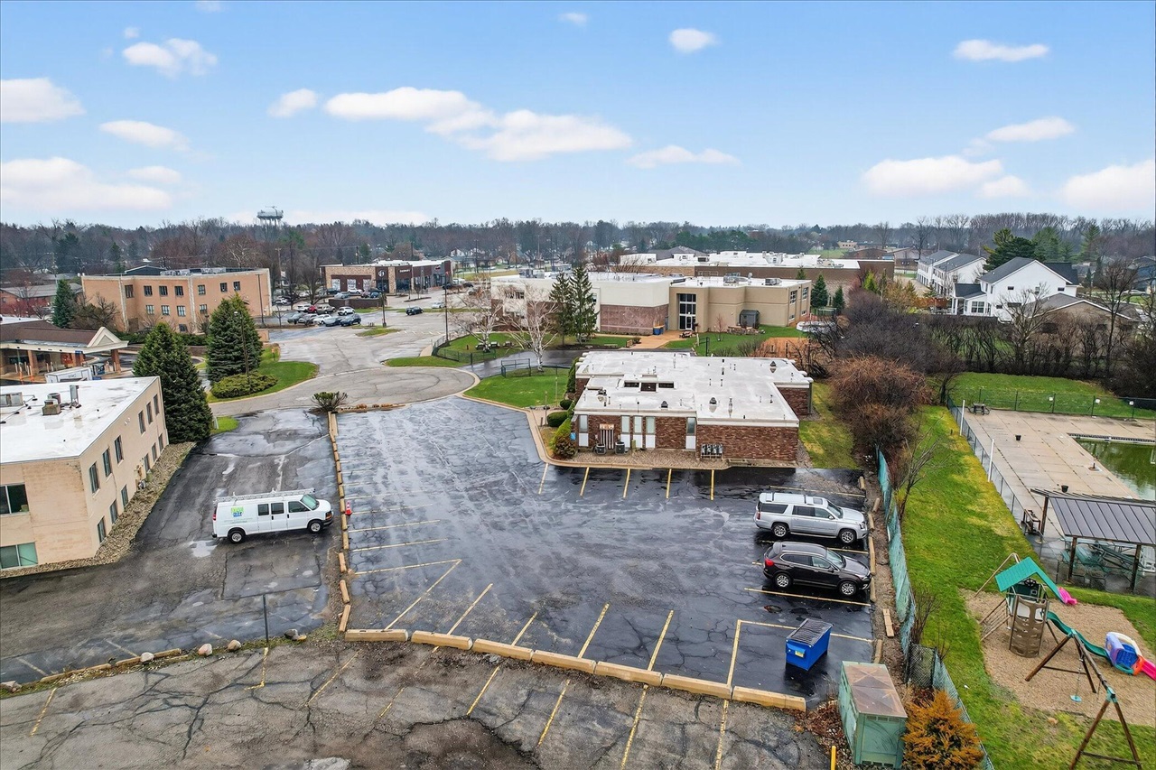 2426 Burton Street, Grand Rapids, MI, 49546