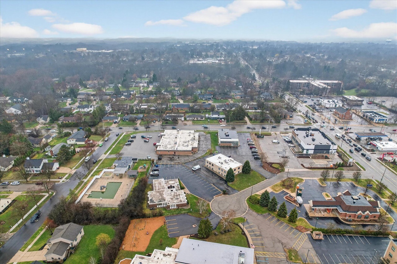 2426 Burton Street, Grand Rapids, MI, 49546