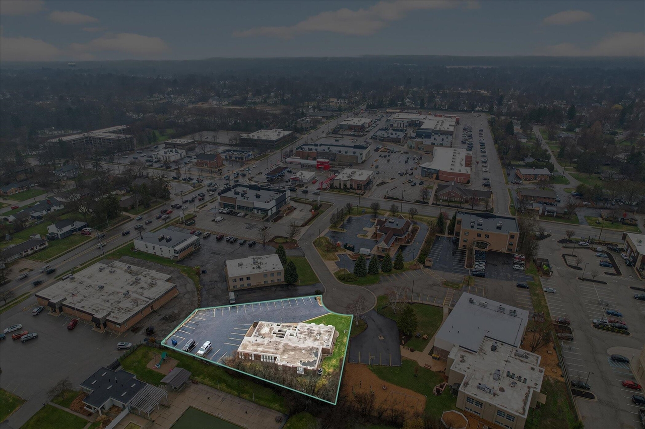 2426 Burton Street, Grand Rapids, MI, 49546