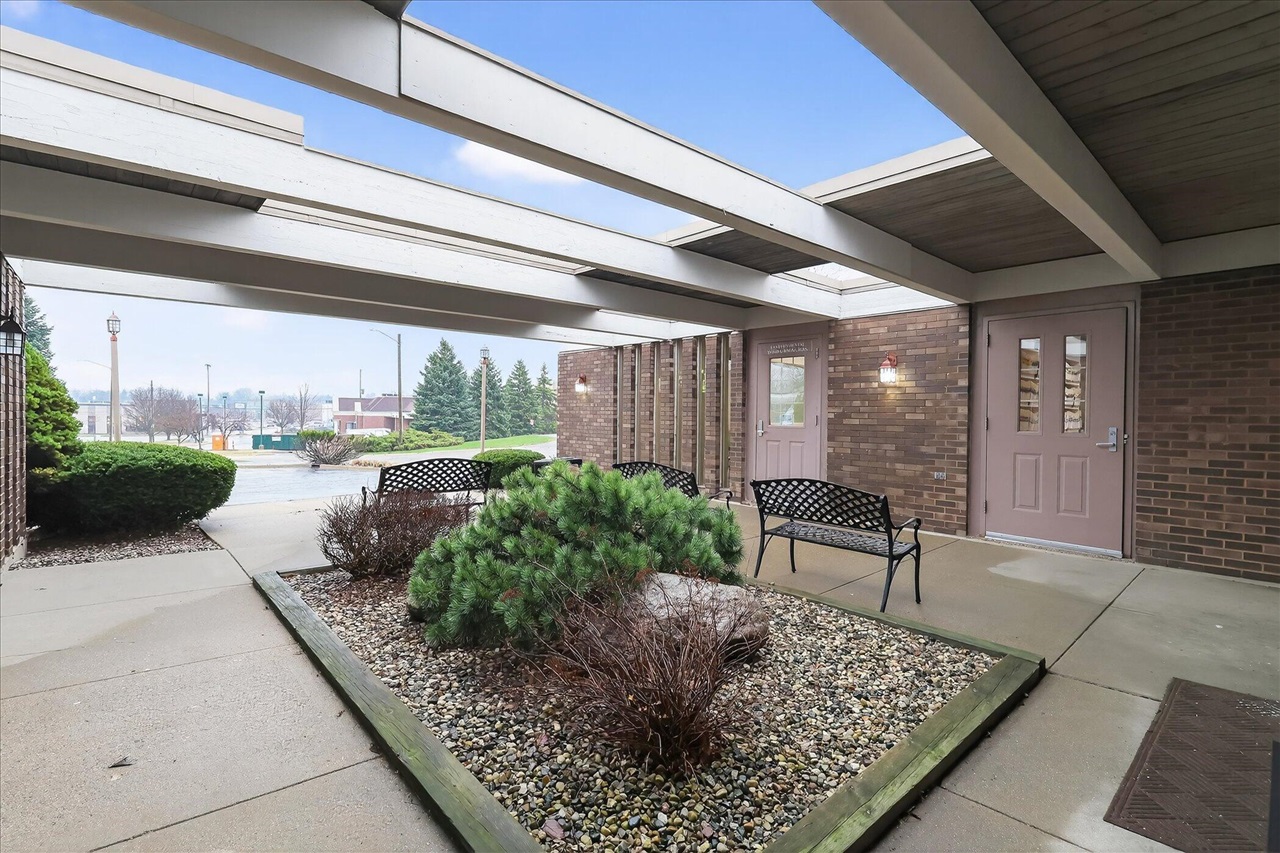 2426 Burton Street, Grand Rapids, MI, 49546