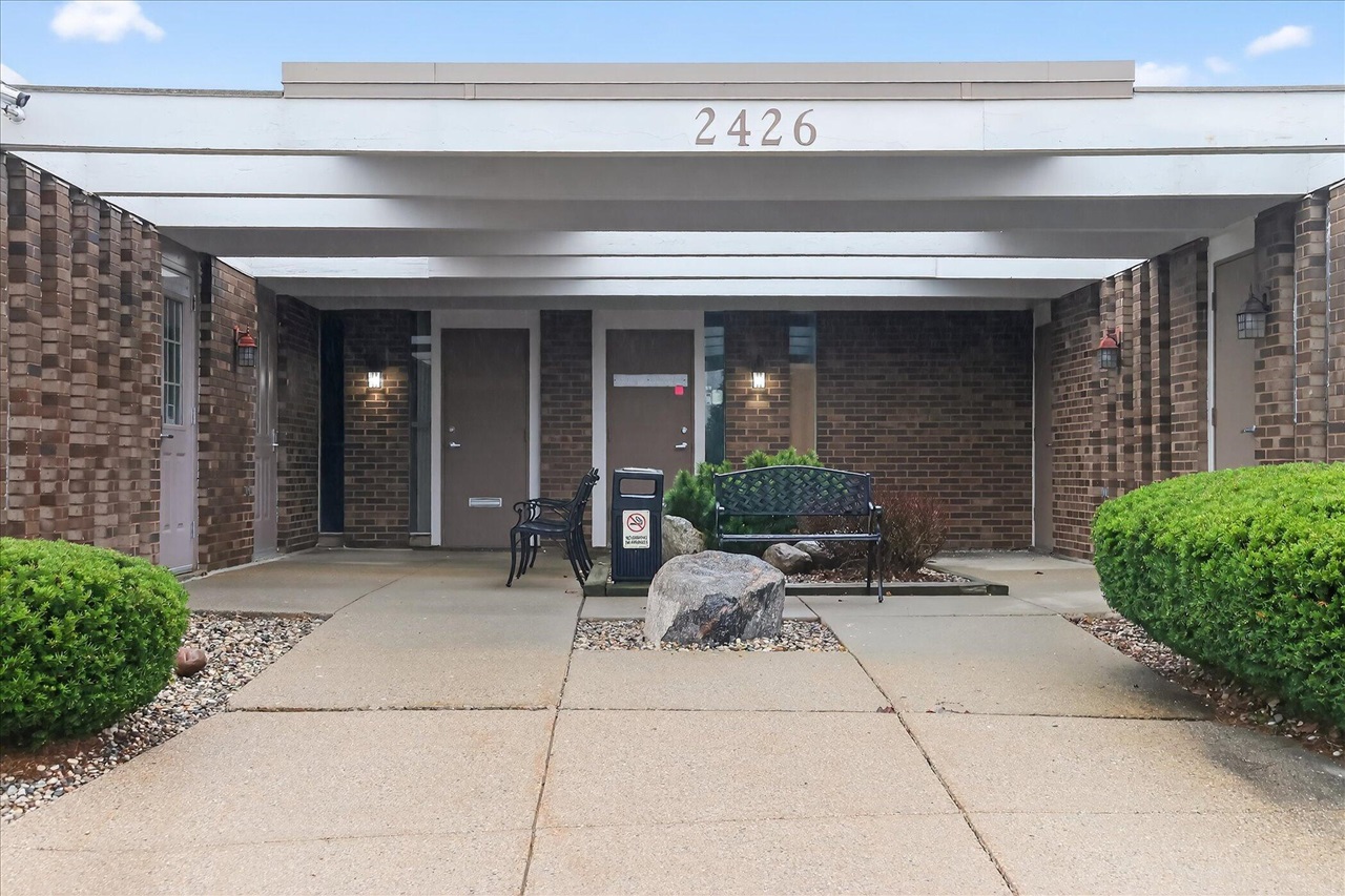 2426 Burton Street, Grand Rapids, MI, 49546