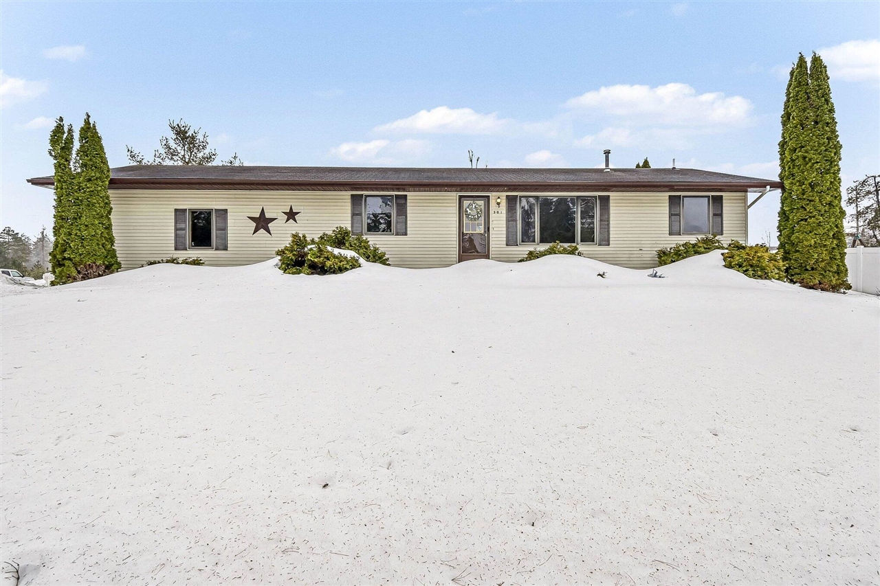 301 Ragen-Bogen Drive, Gaylord, MI, 49735