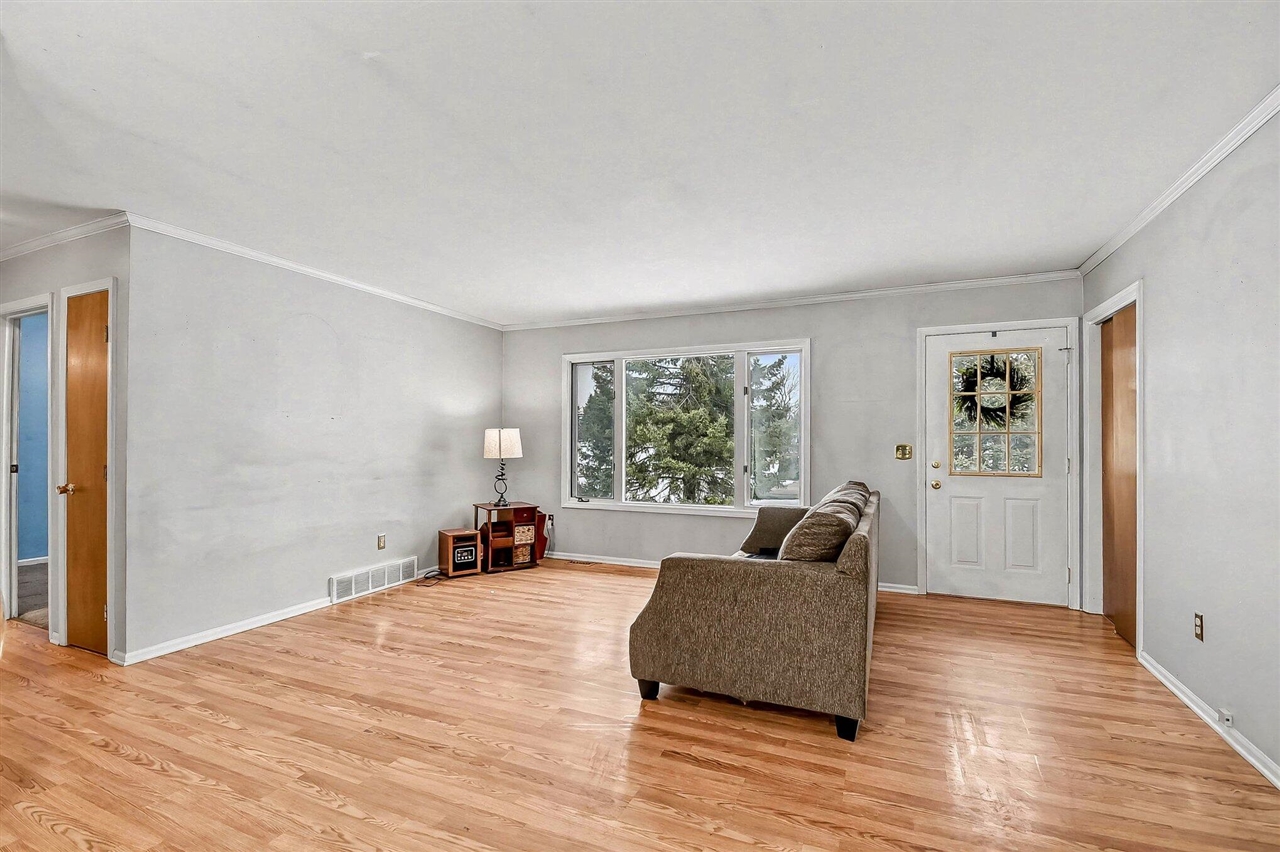 301 Ragen-Bogen Drive, Gaylord, MI, 49735