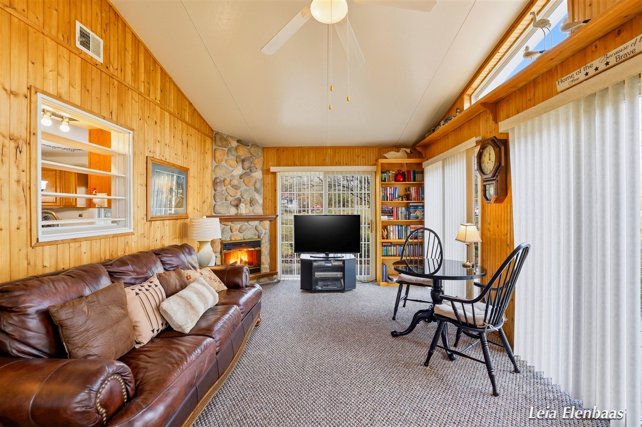 4612 13 Mile Road, Rockford, MI, 49341