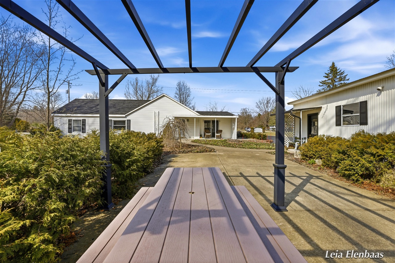 4612 13 Mile Road, Rockford, MI, 49341