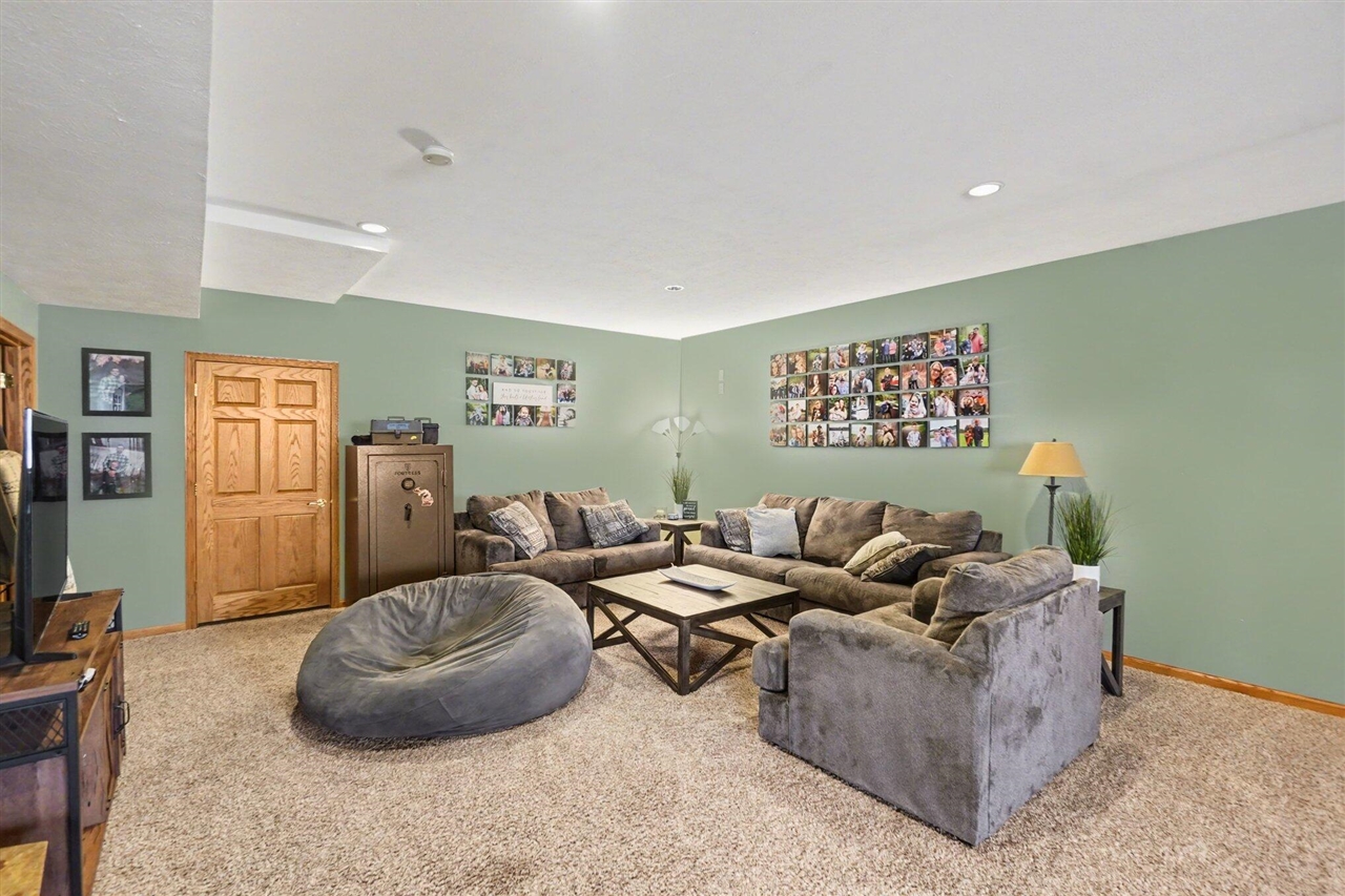 4515 W 112th Street, Grant, MI, 49327-8972