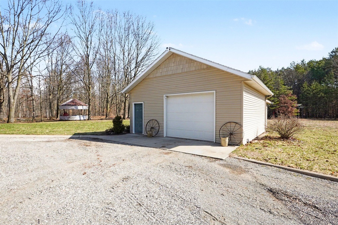 4515 W 112th Street, Grant, MI, 49327-8972