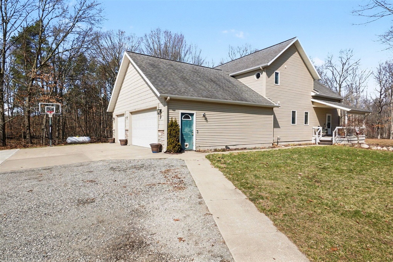 4515 W 112th Street, Grant, MI, 49327-8972