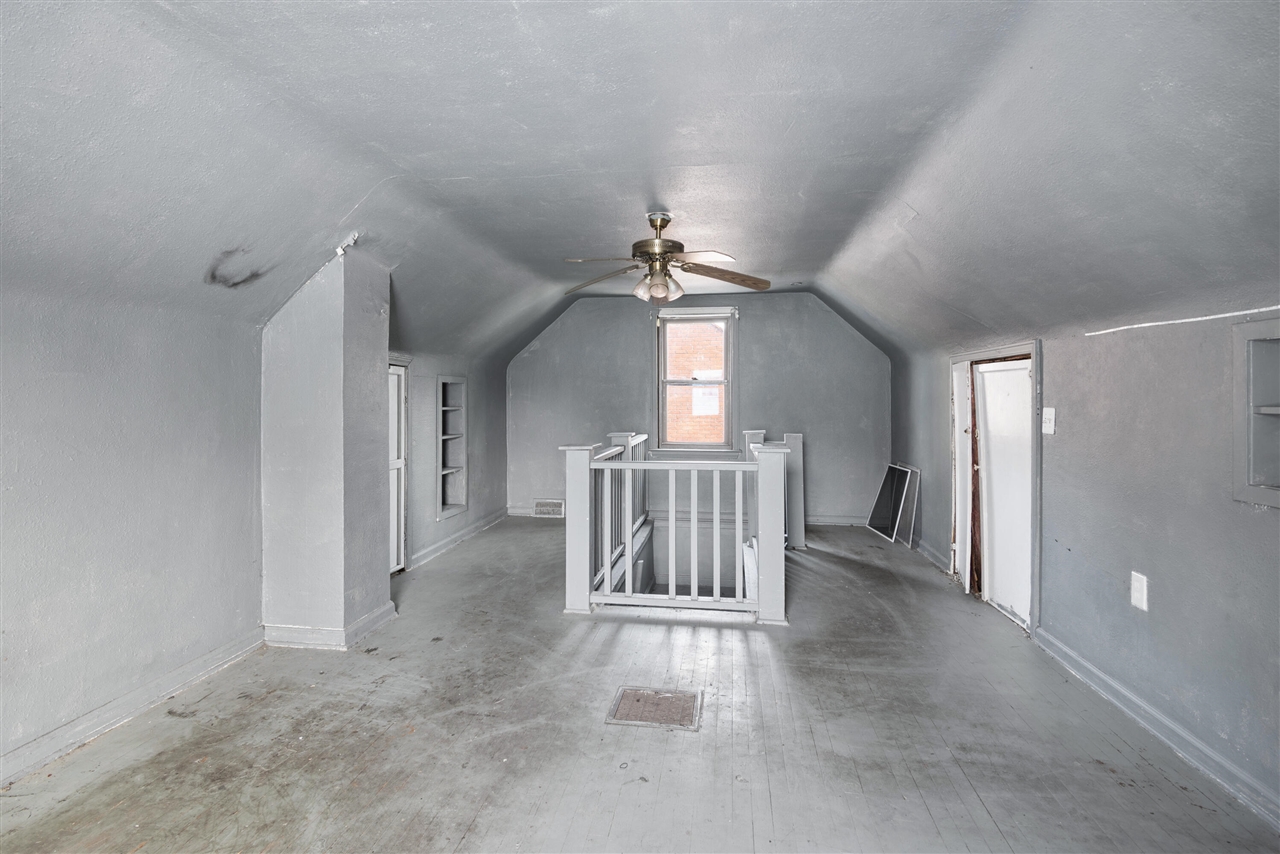 11801 Elmdale Street, Detroit, MI, 48213-1627