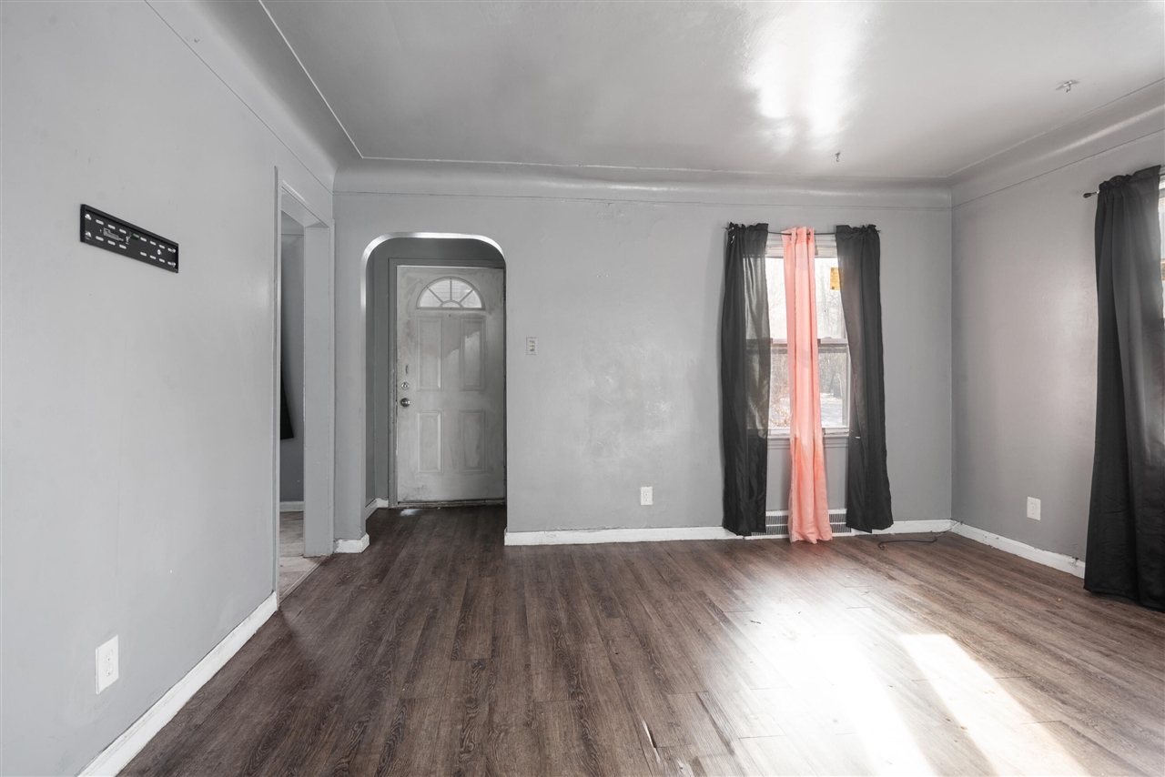 11801 Elmdale Street, Detroit, MI, 48213-1627