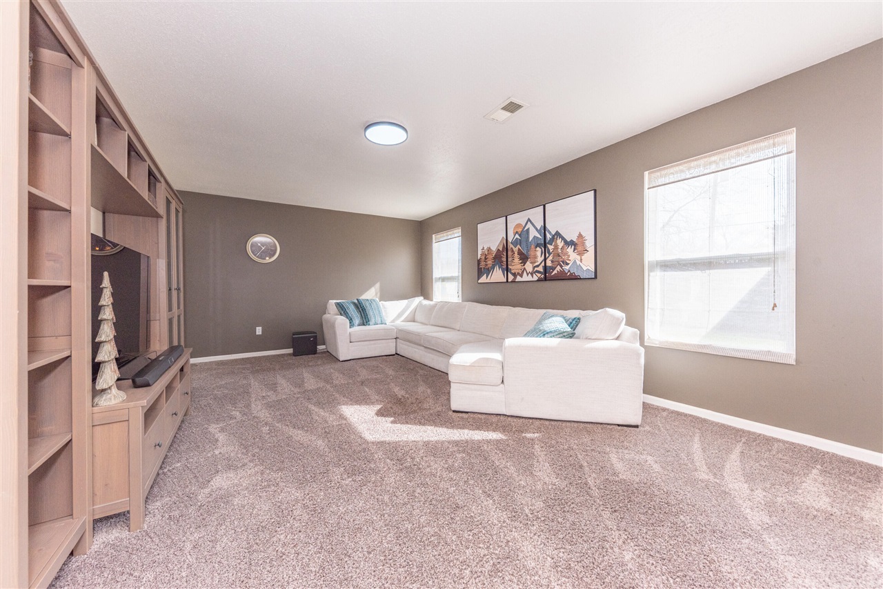 860 Prairie Lane, Milan, MI, 48160