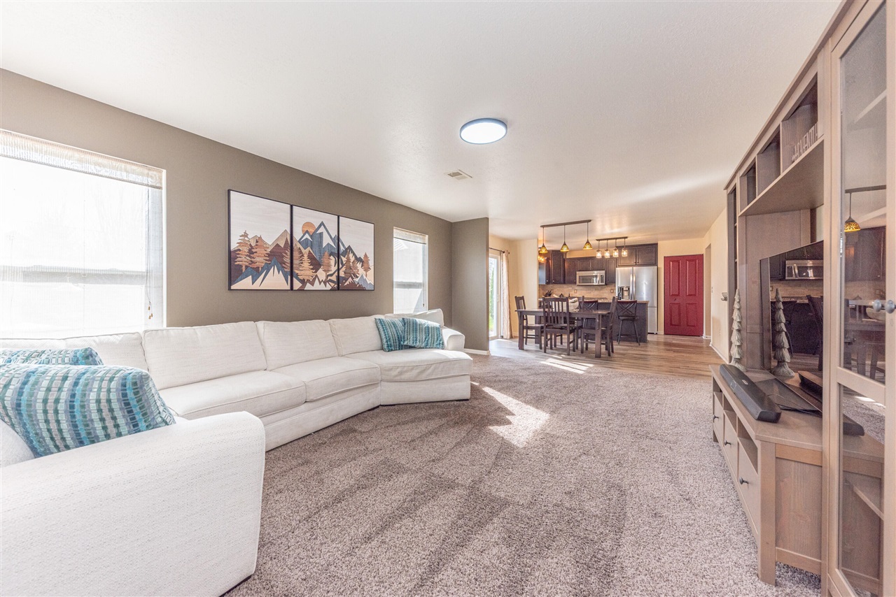 860 Prairie Lane, Milan, MI, 48160