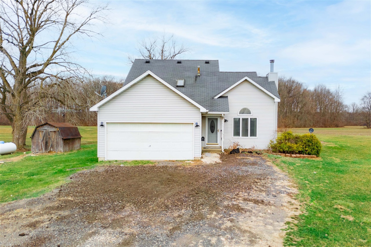 12215 Crossman Road, Carleton, MI, 48117-9212