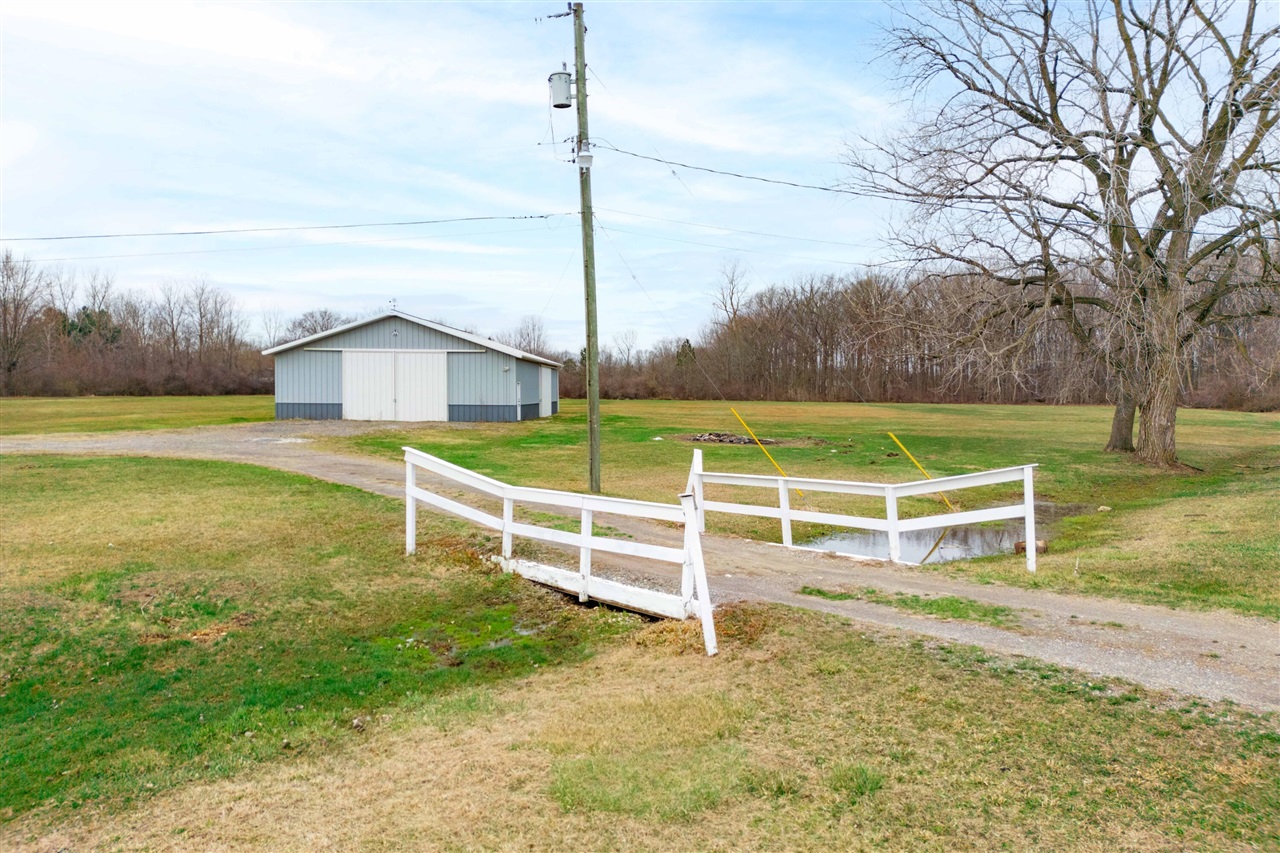 12215 Crossman Road, Carleton, MI, 48117-9212