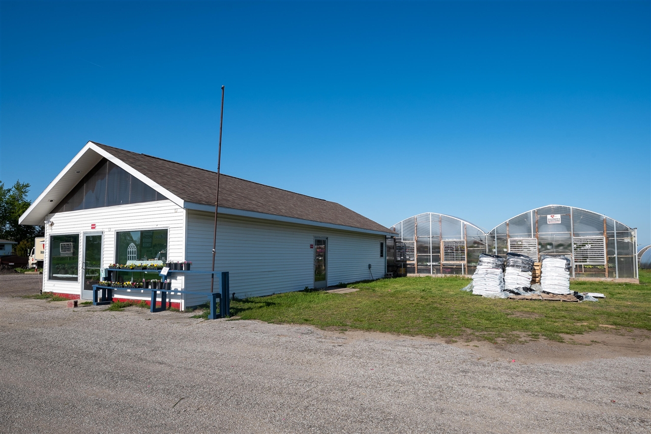 8627 Cleveland Avenue, Baroda, MI, 49101-9368