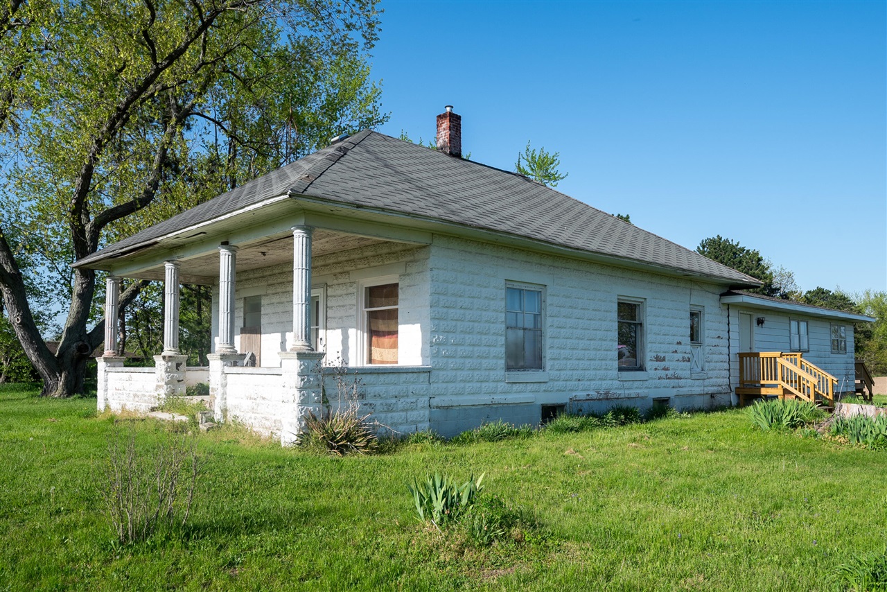 8627 Cleveland Avenue, Baroda, MI, 49101-9368