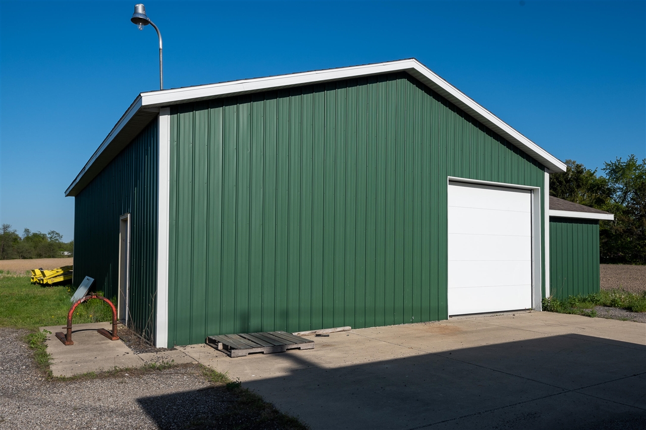 8627 Cleveland Avenue, Baroda, MI, 49101-9368