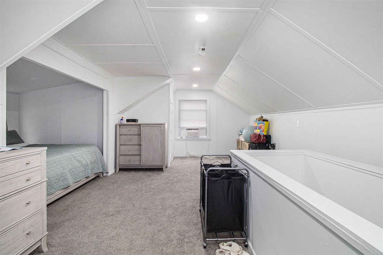 19312 Goulburn Avenue, Detroit, MI, 48205-2121