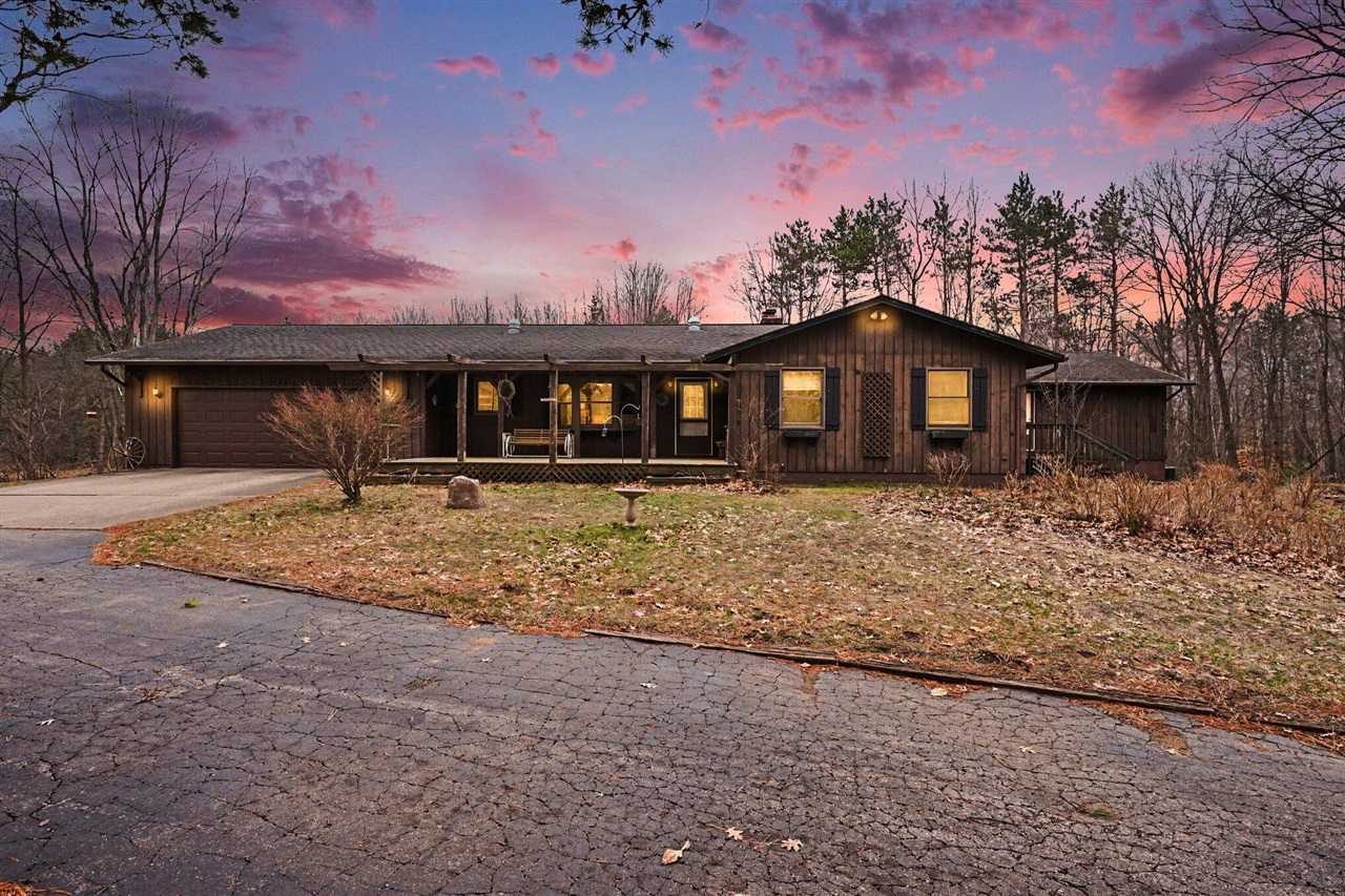 850 Glenmoor Drive, Oxford, MI, 48371 4880