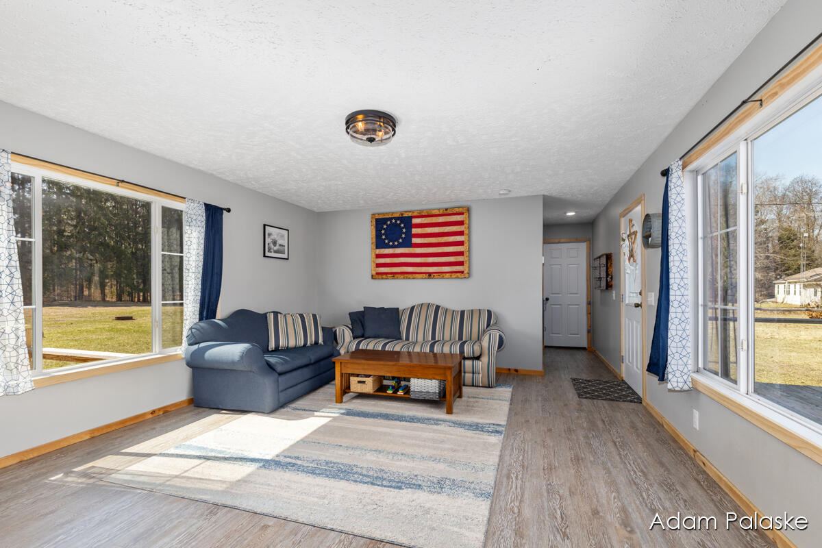 171 W Sidney Road, Sidney, MI, 48885-9745