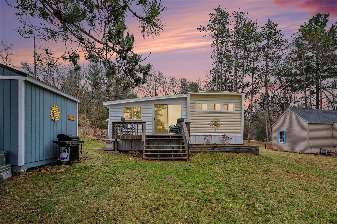 1388 Vining Road, Greenville, MI, 48838-9283